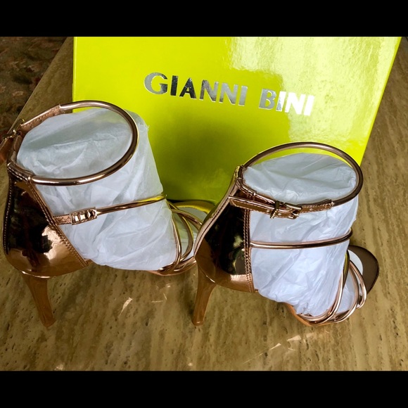 (SOLD)Gianni Bini Heels 4 Inch - Picture 7 of 8